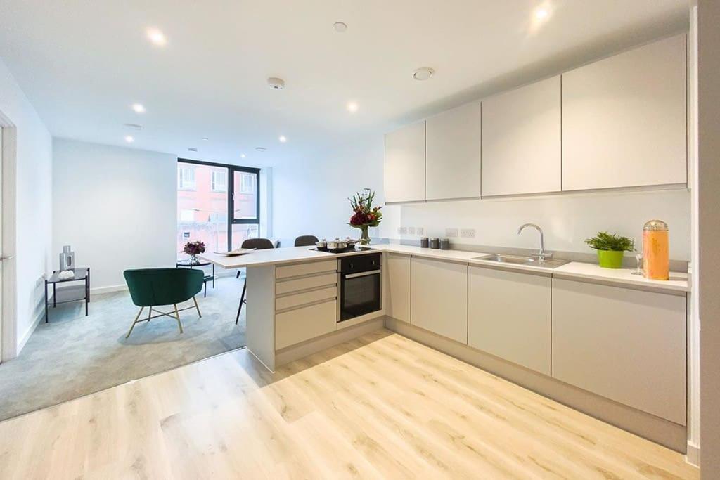 Central Manchester-1Br Apartment Free Parking-Cinema Room المظهر الخارجي الصورة