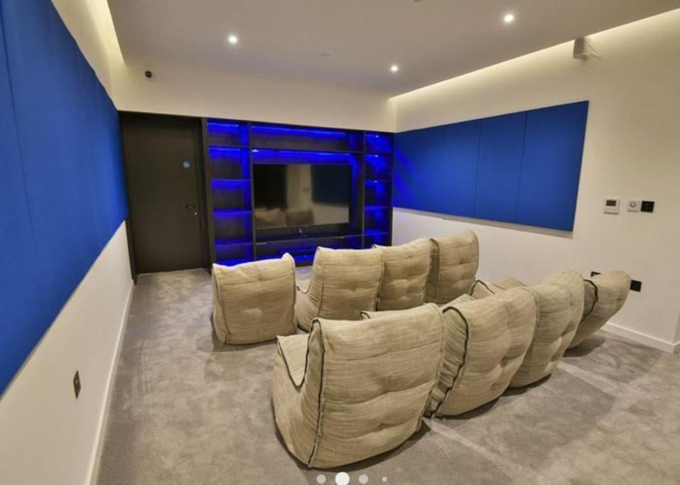 Central Manchester-1Br Apartment Free Parking-Cinema Room المظهر الخارجي الصورة